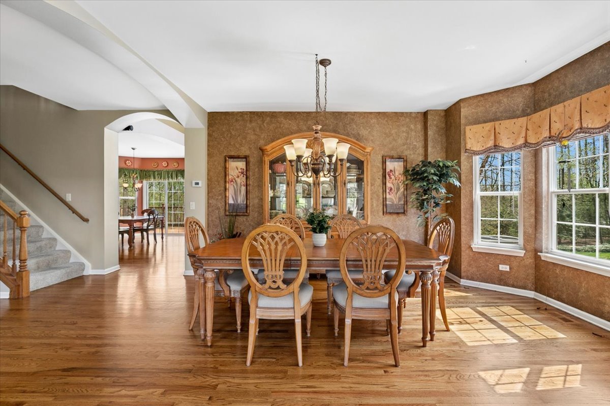 2825 Haven Lane, Lindenhurst, IL 60046