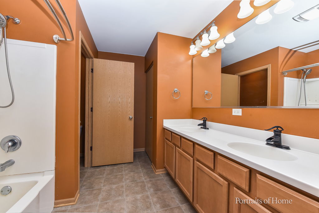 826 Phelps Lane, Shorewood, IL 60404