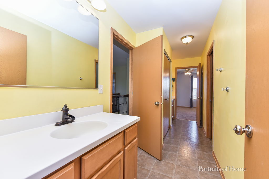 826 Phelps Lane, Shorewood, IL 60404