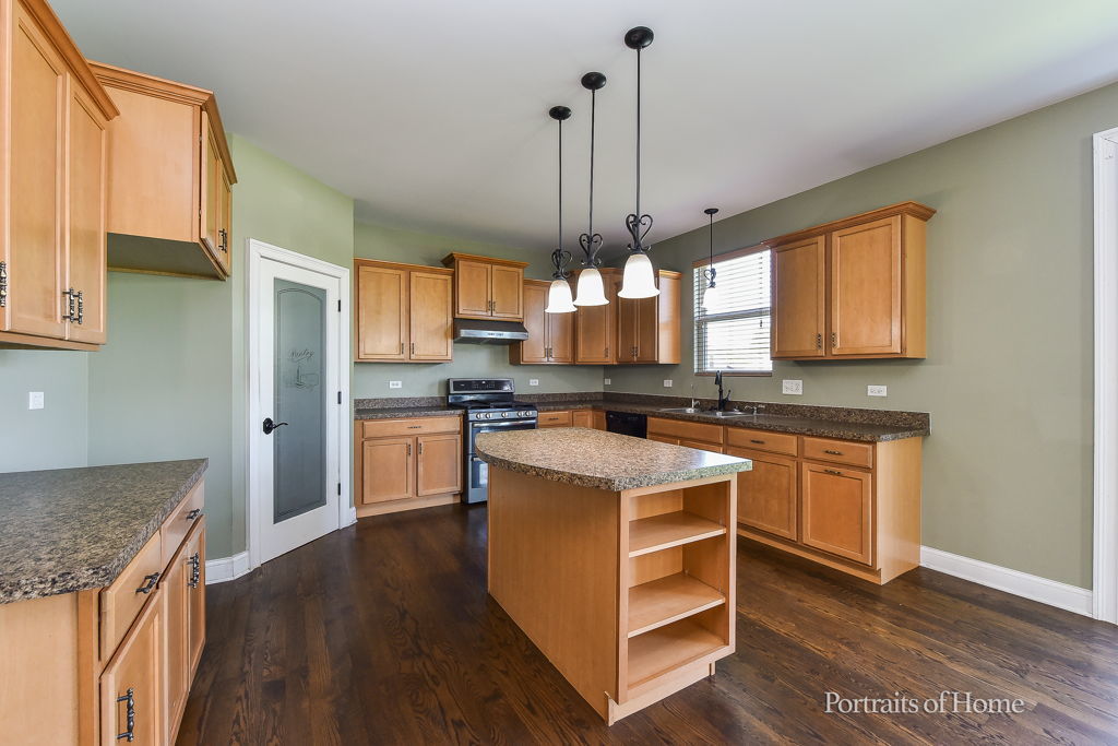 826 Phelps Lane, Shorewood, IL 60404