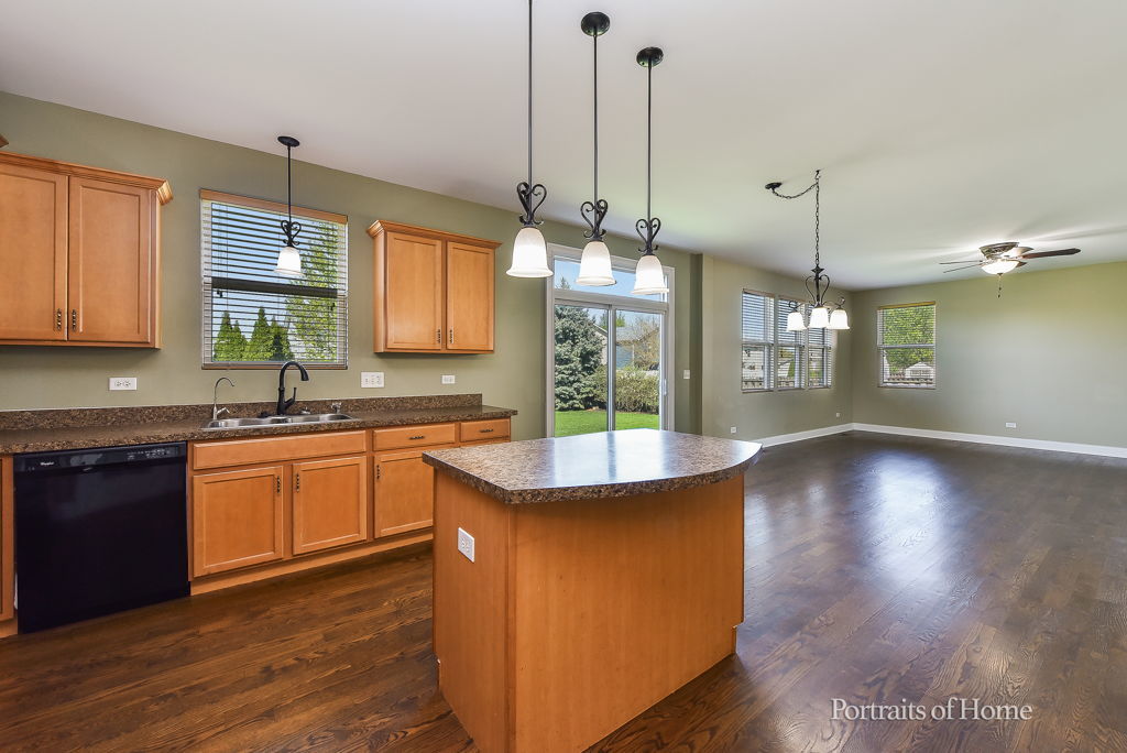 826 Phelps Lane, Shorewood, IL 60404