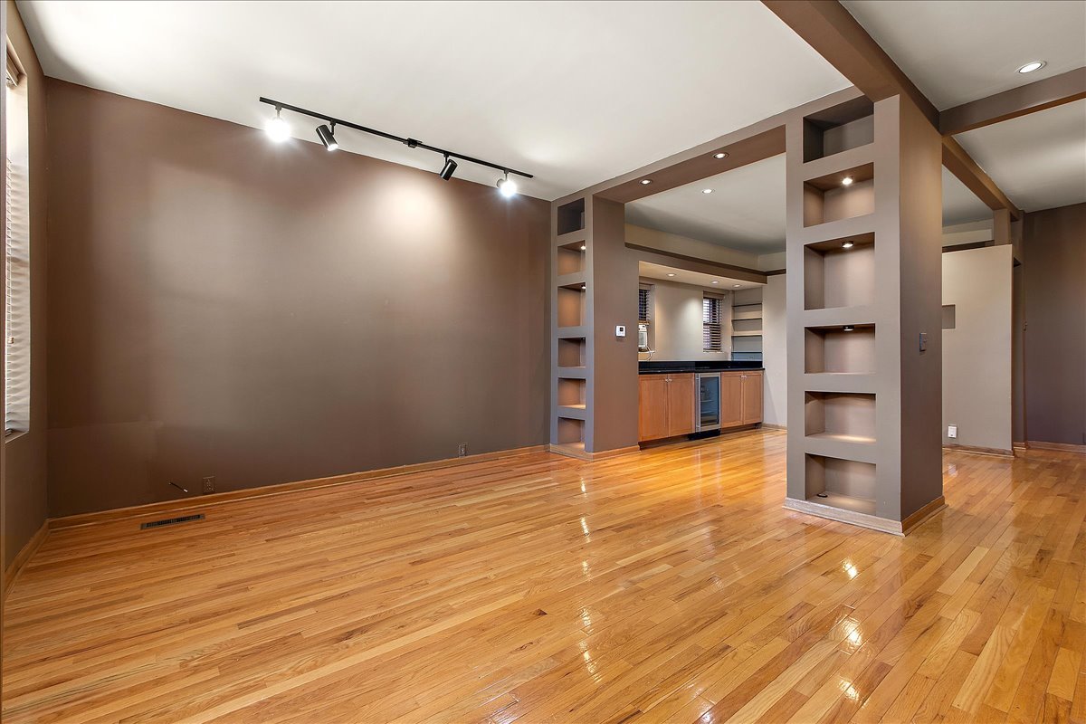 3640 S Lowe Avenue, Chicago, IL 60609