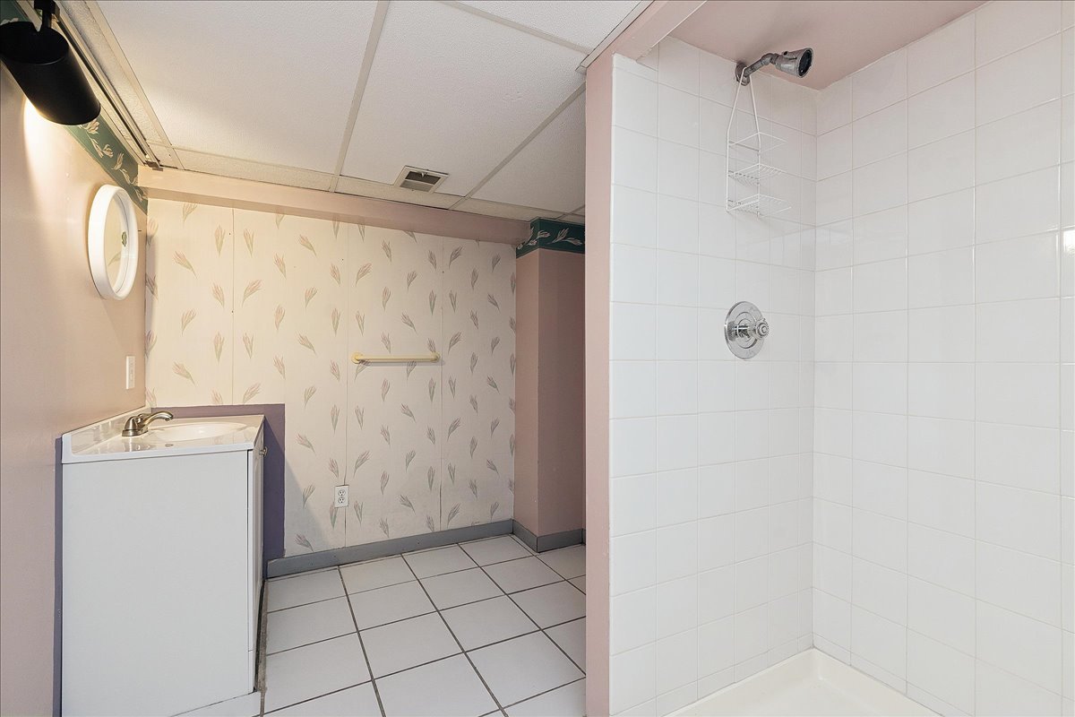 3640 S Lowe Avenue, Chicago, IL 60609