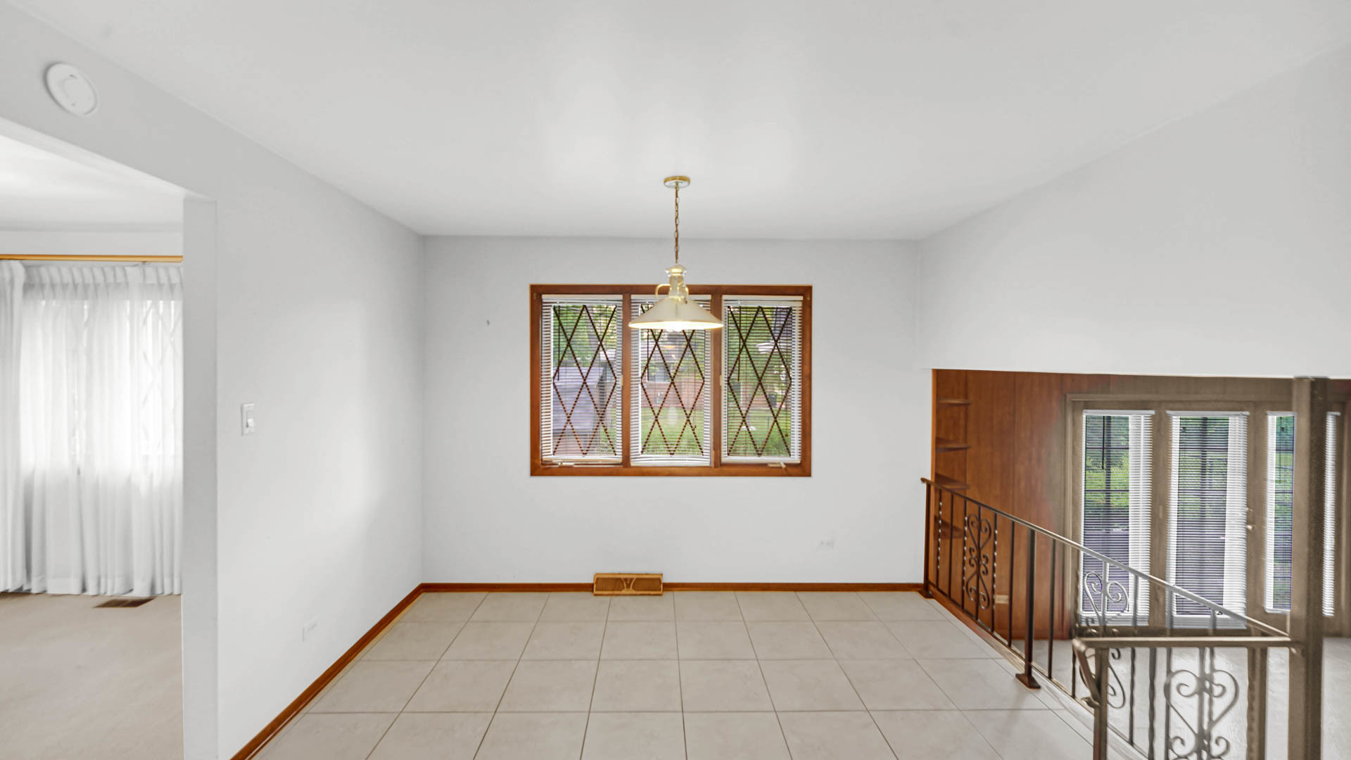 15058 Naughton Drive, South Holland, IL 60473