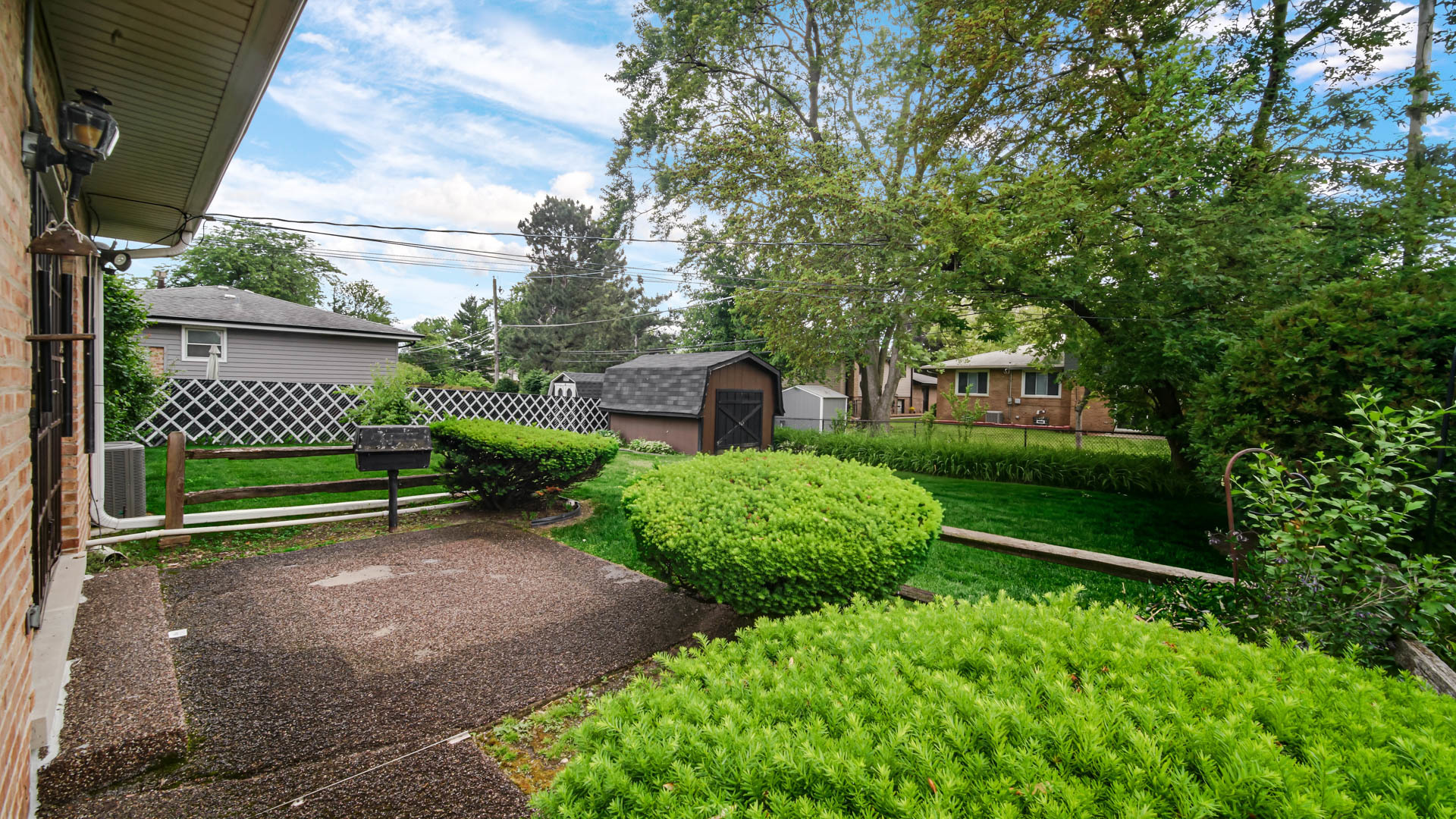 15058 Naughton Drive, South Holland, IL 60473