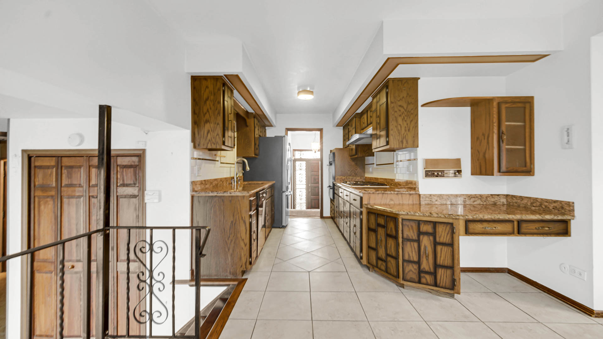 15058 Naughton Drive, South Holland, IL 60473