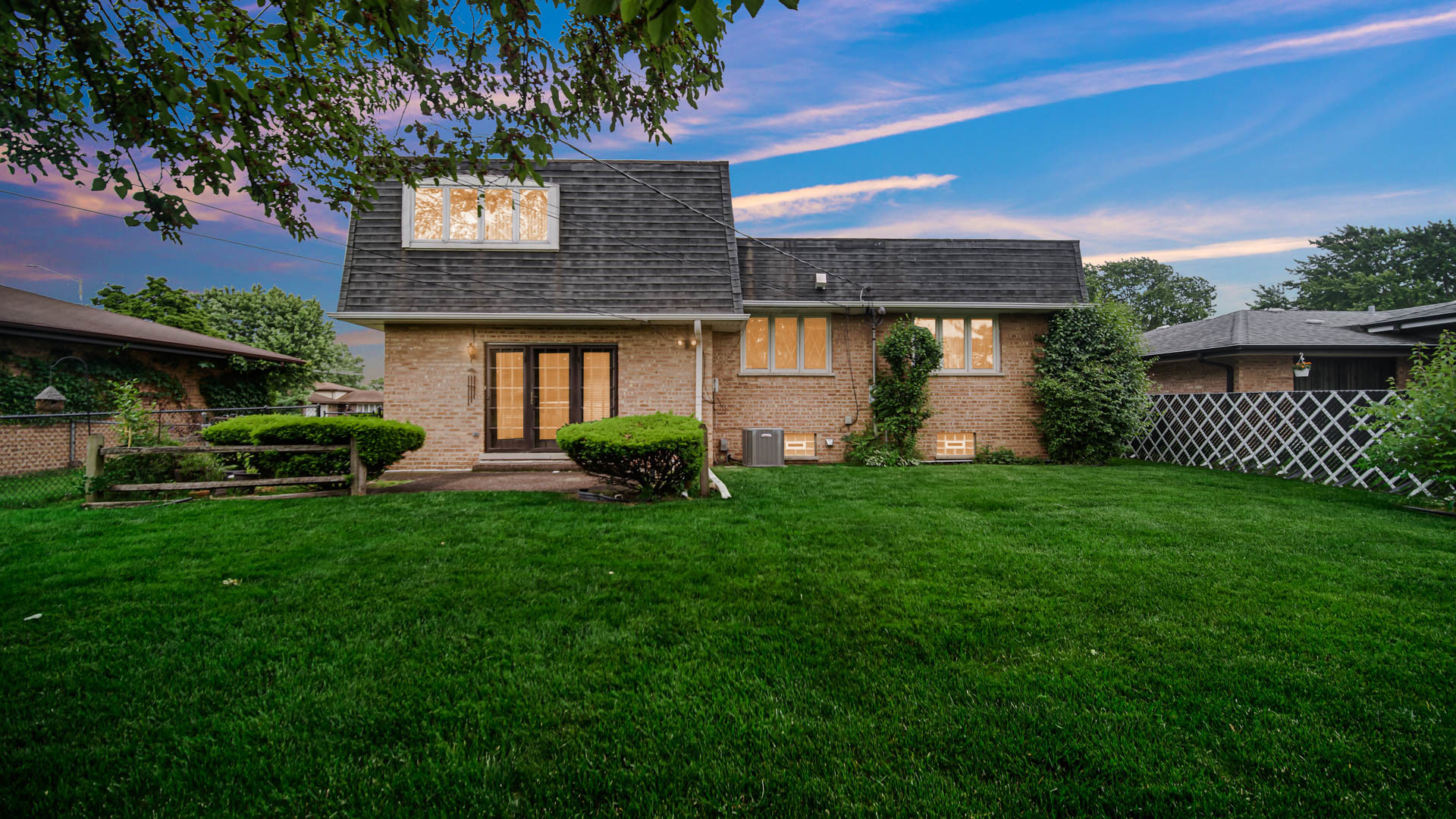 15058 Naughton Drive, South Holland, IL 60473