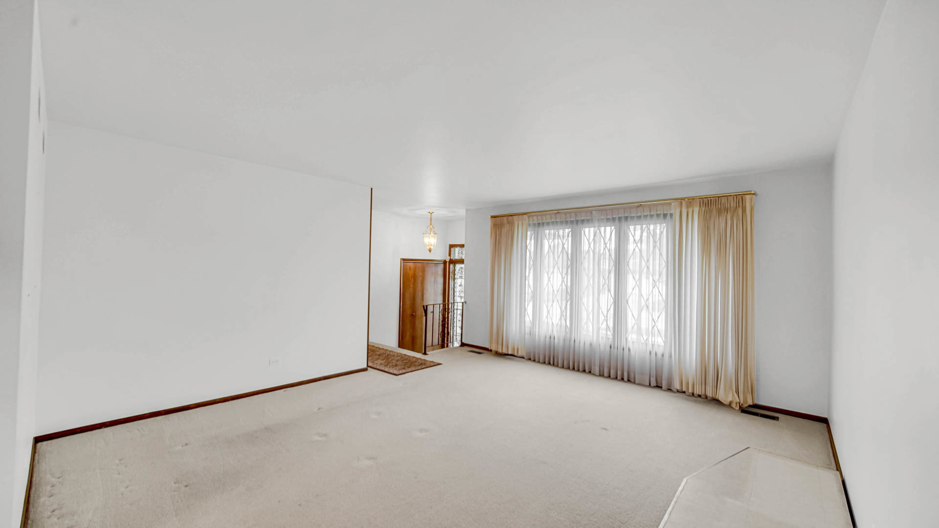 15058 Naughton Drive, South Holland, IL 60473