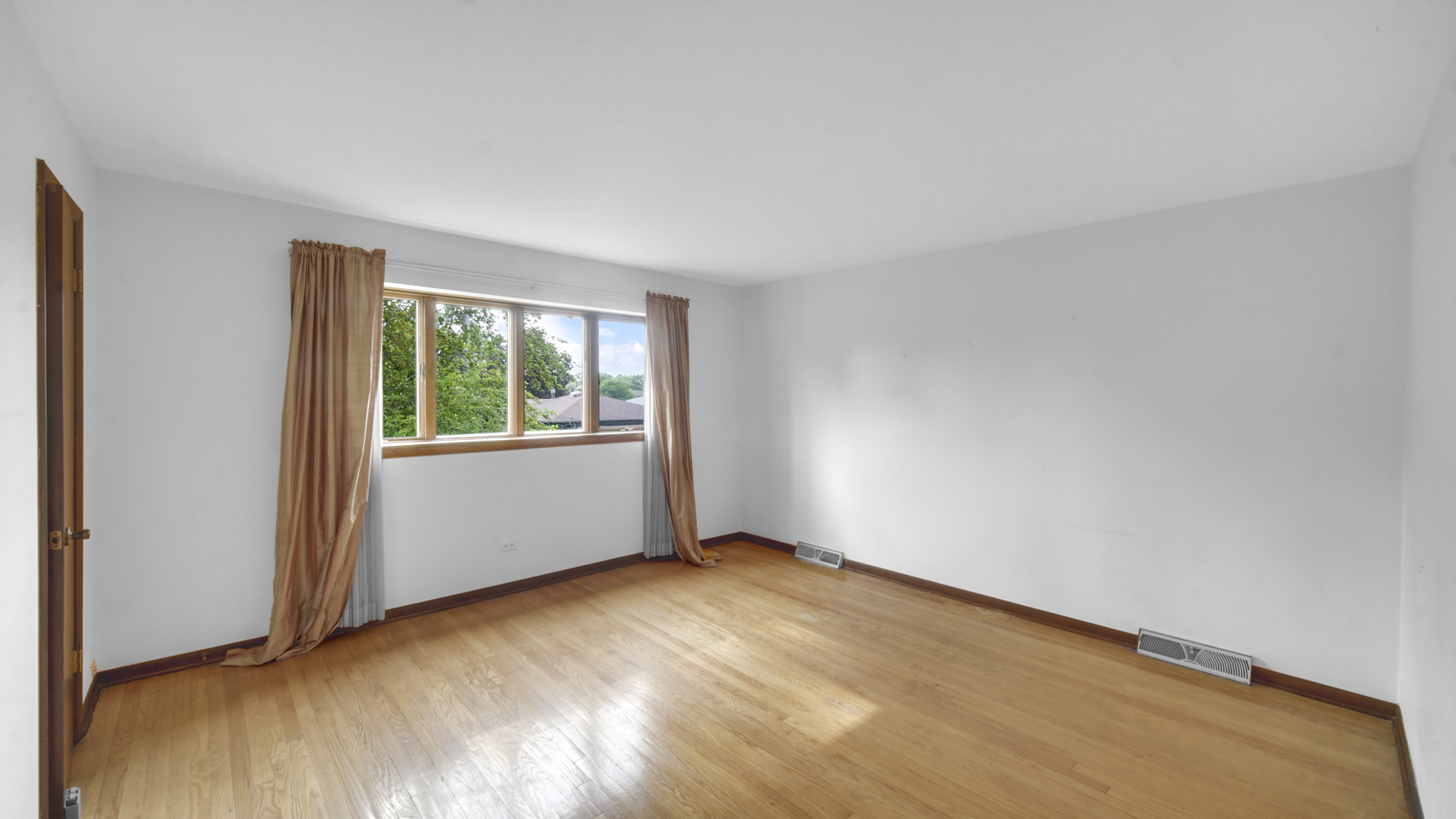 15058 Naughton Drive, South Holland, IL 60473