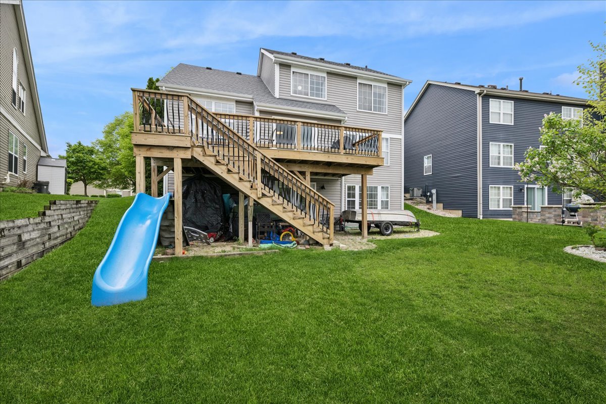 1068 N Camden Lane, South Elgin, IL 60177