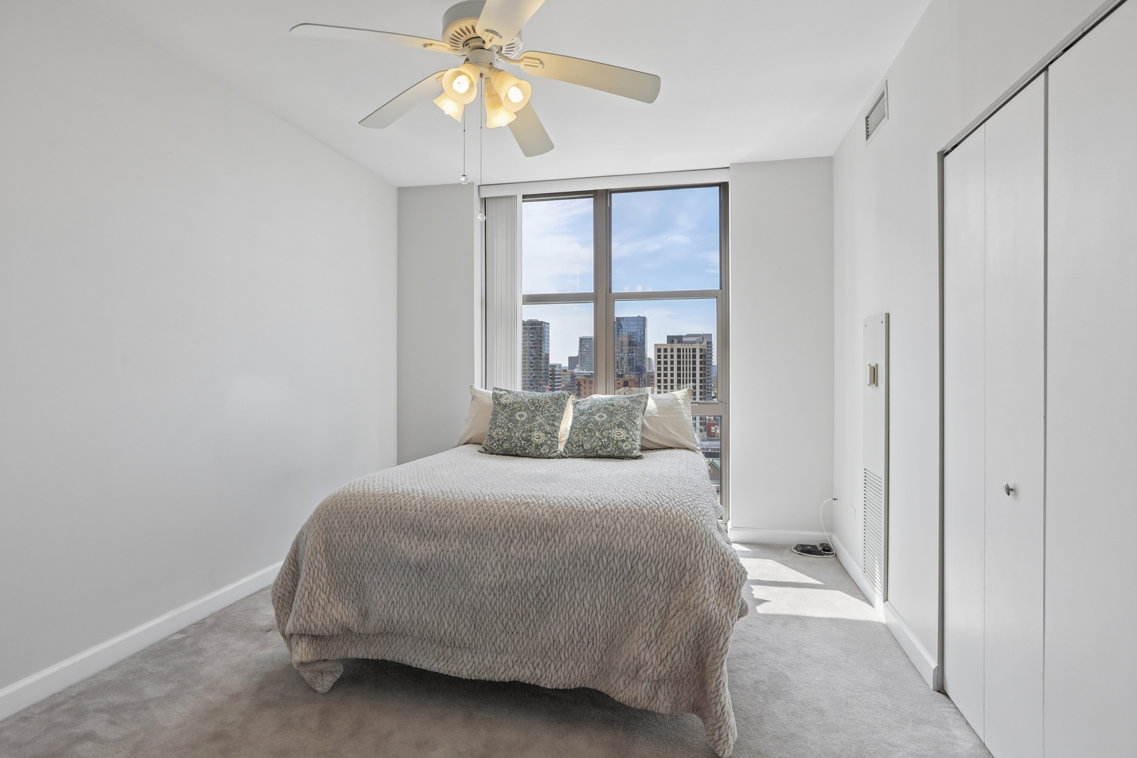 1101 S State Street #1607, Chicago, IL 60605