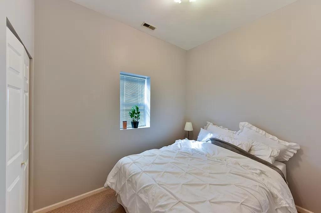 840 N DAMEN Avenue #3F, Chicago, IL 60622