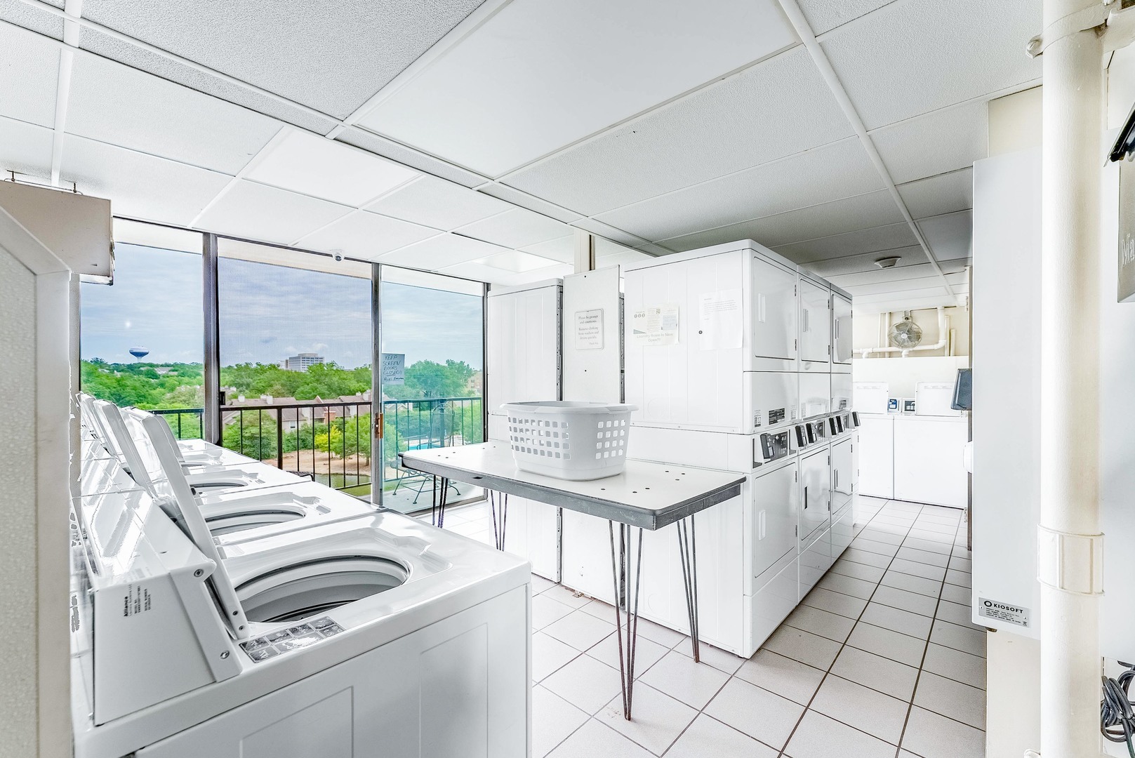 2005 S Finley Road #1102, Lombard, IL 60148