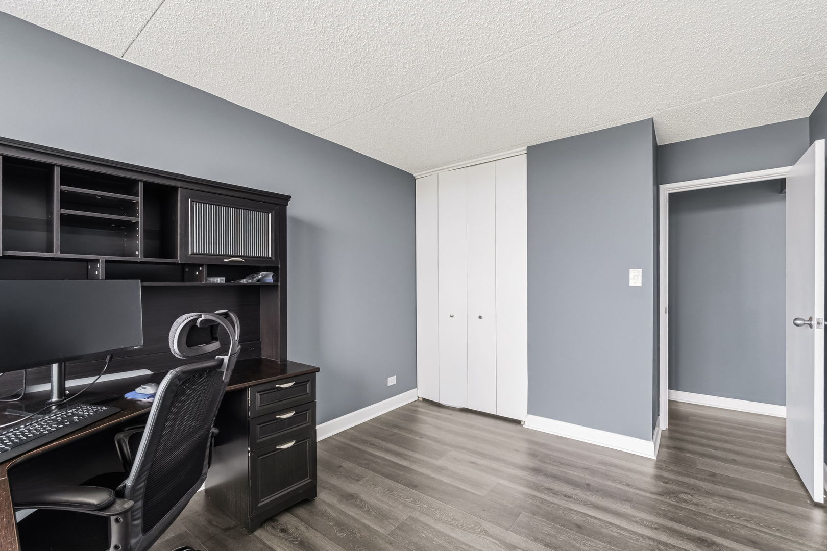 2005 S Finley Road #1102, Lombard, IL 60148