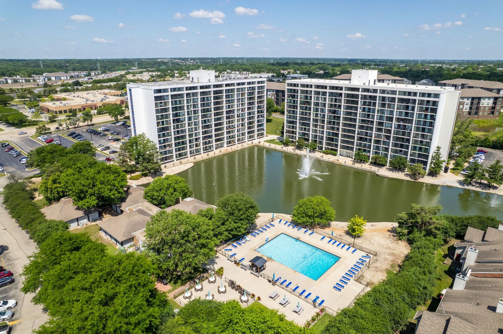 2005 S Finley Road #1102, Lombard, IL 60148