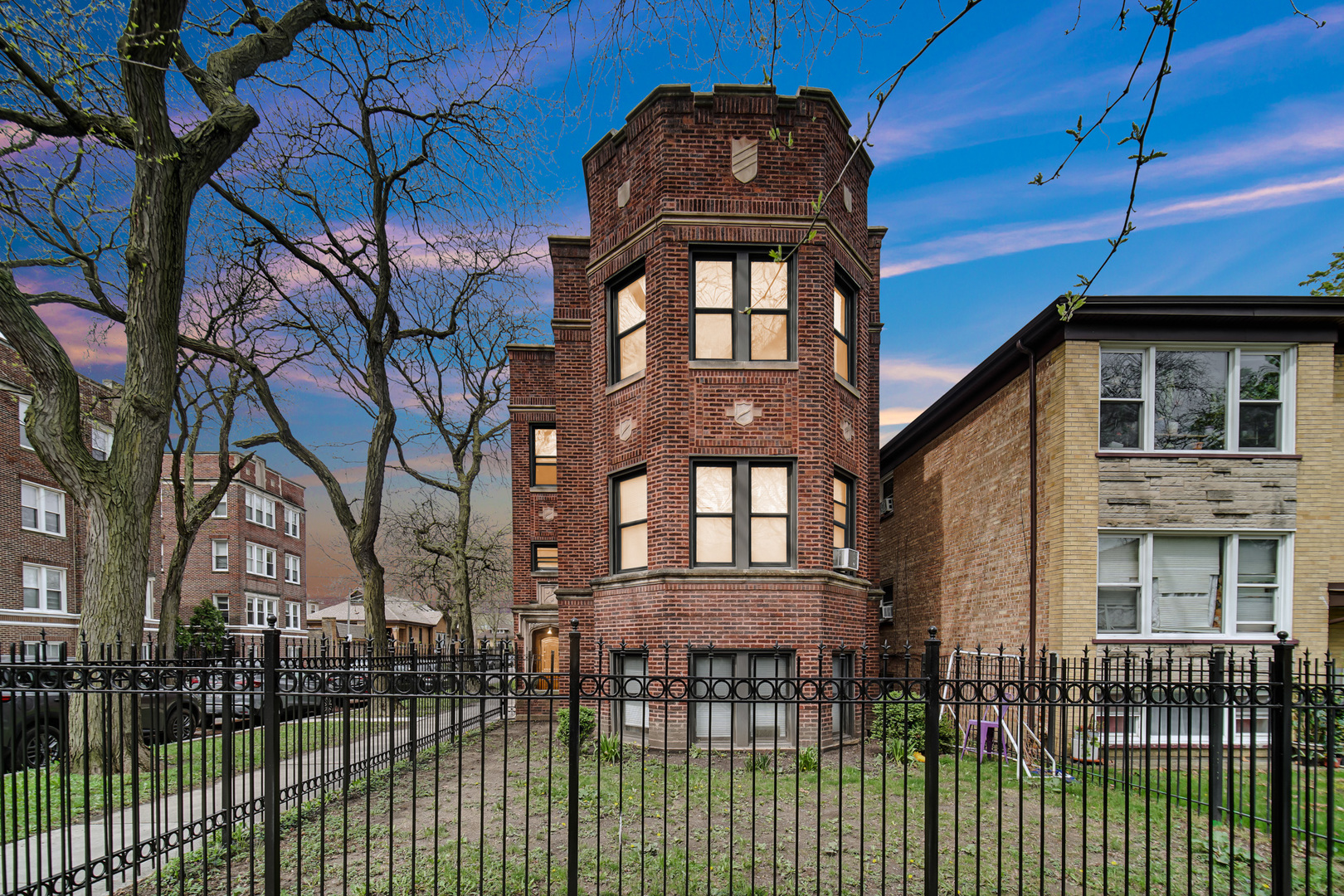 5000 N Ridgeway Avenue, Chicago, IL 60625