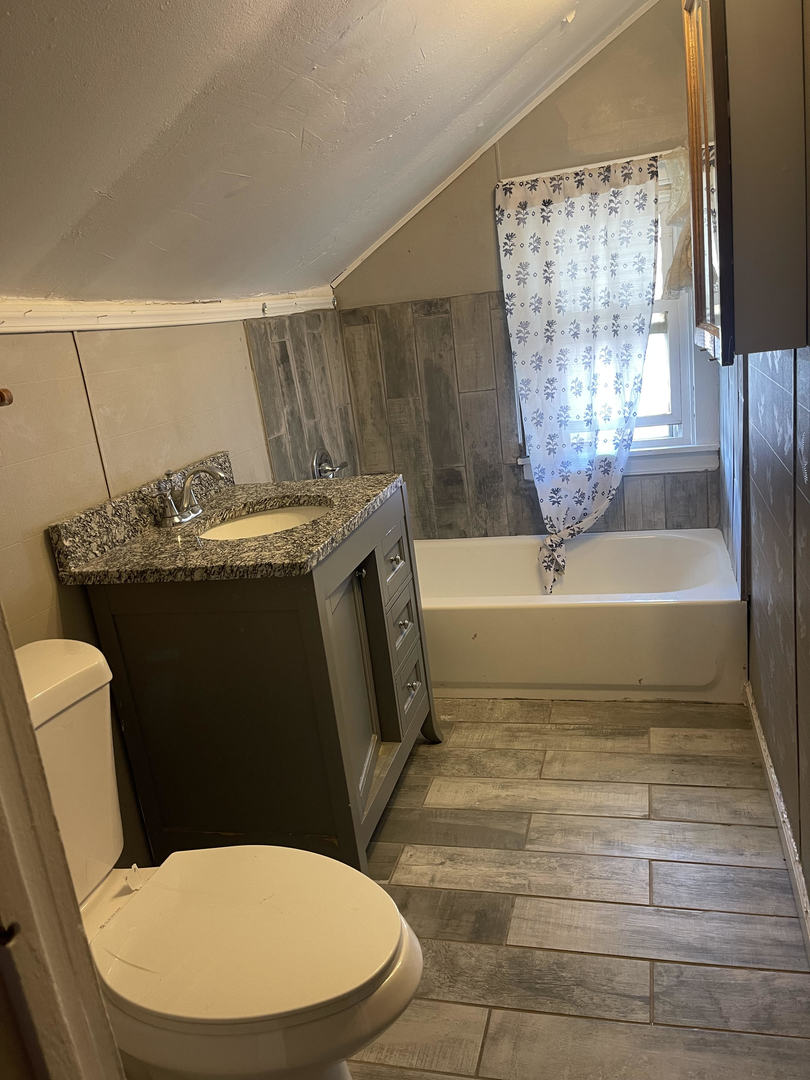 249 Marshall Avenue, Bellwood, IL 60104