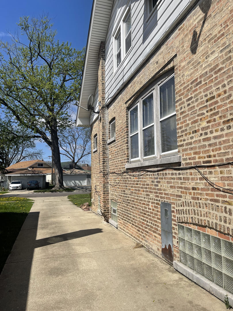 249 Marshall Avenue, Bellwood, IL 60104