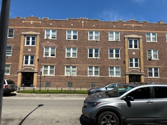 4058 W Dickens Avenue #2D, Chicago, IL 60639