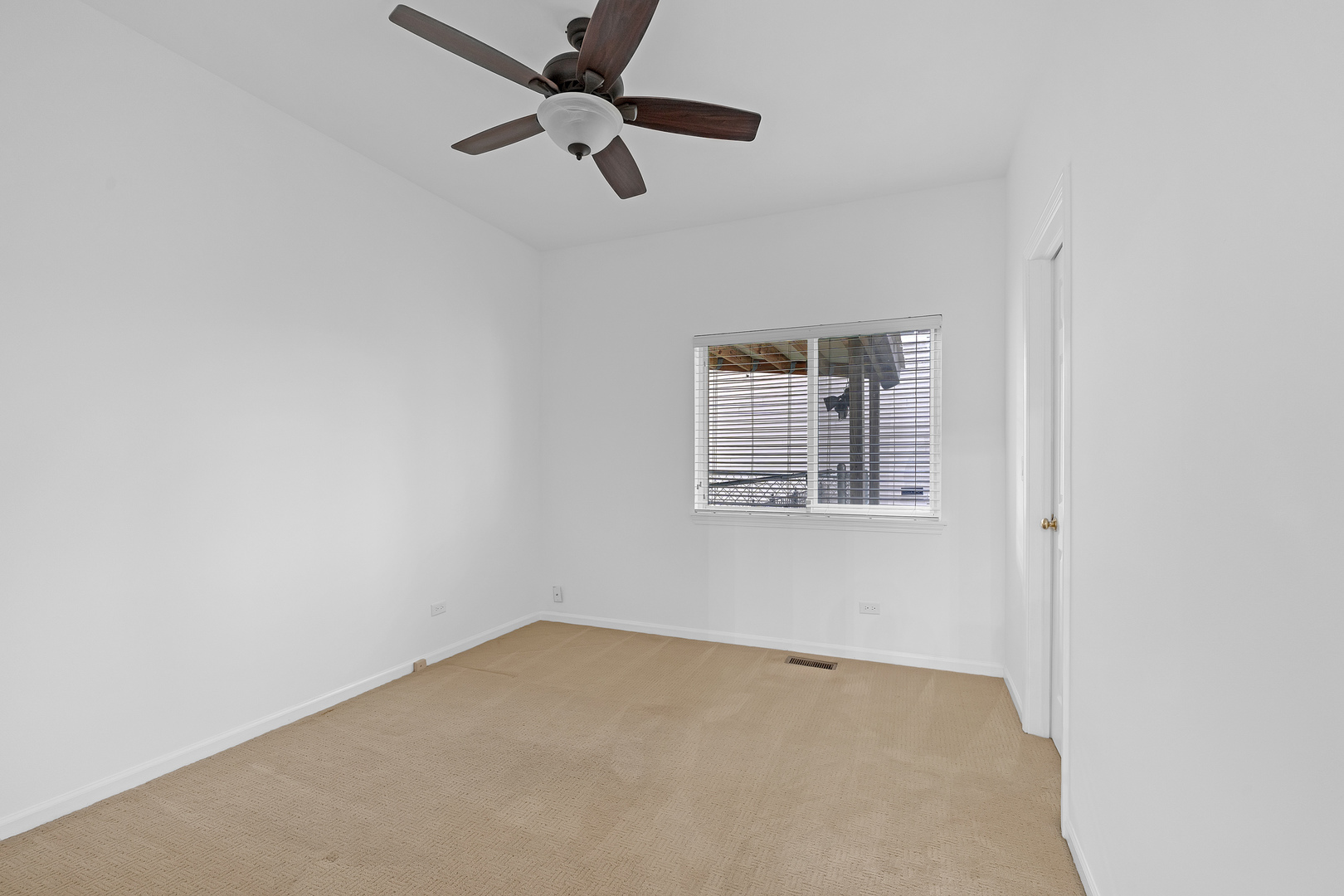 1171 HEAVENS GATE, Lake In The Hills, IL 60156