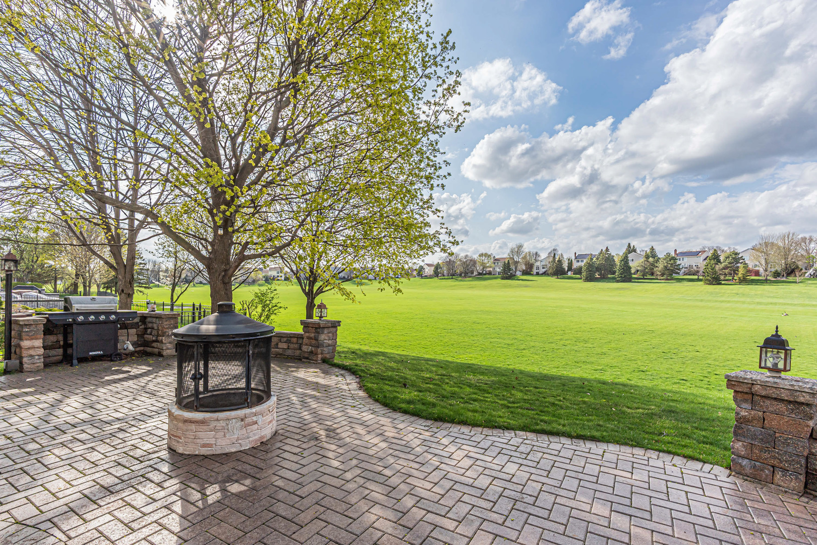 1171 HEAVENS GATE, Lake In The Hills, IL 60156