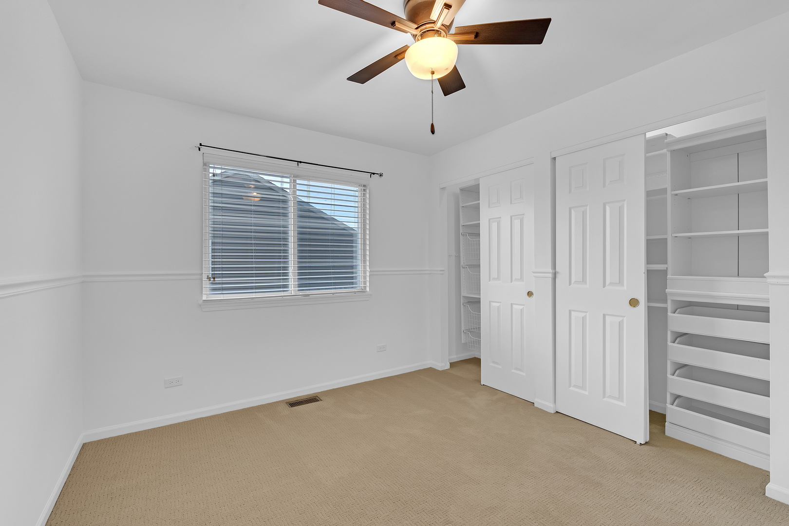 1171 HEAVENS GATE, Lake In The Hills, IL 60156