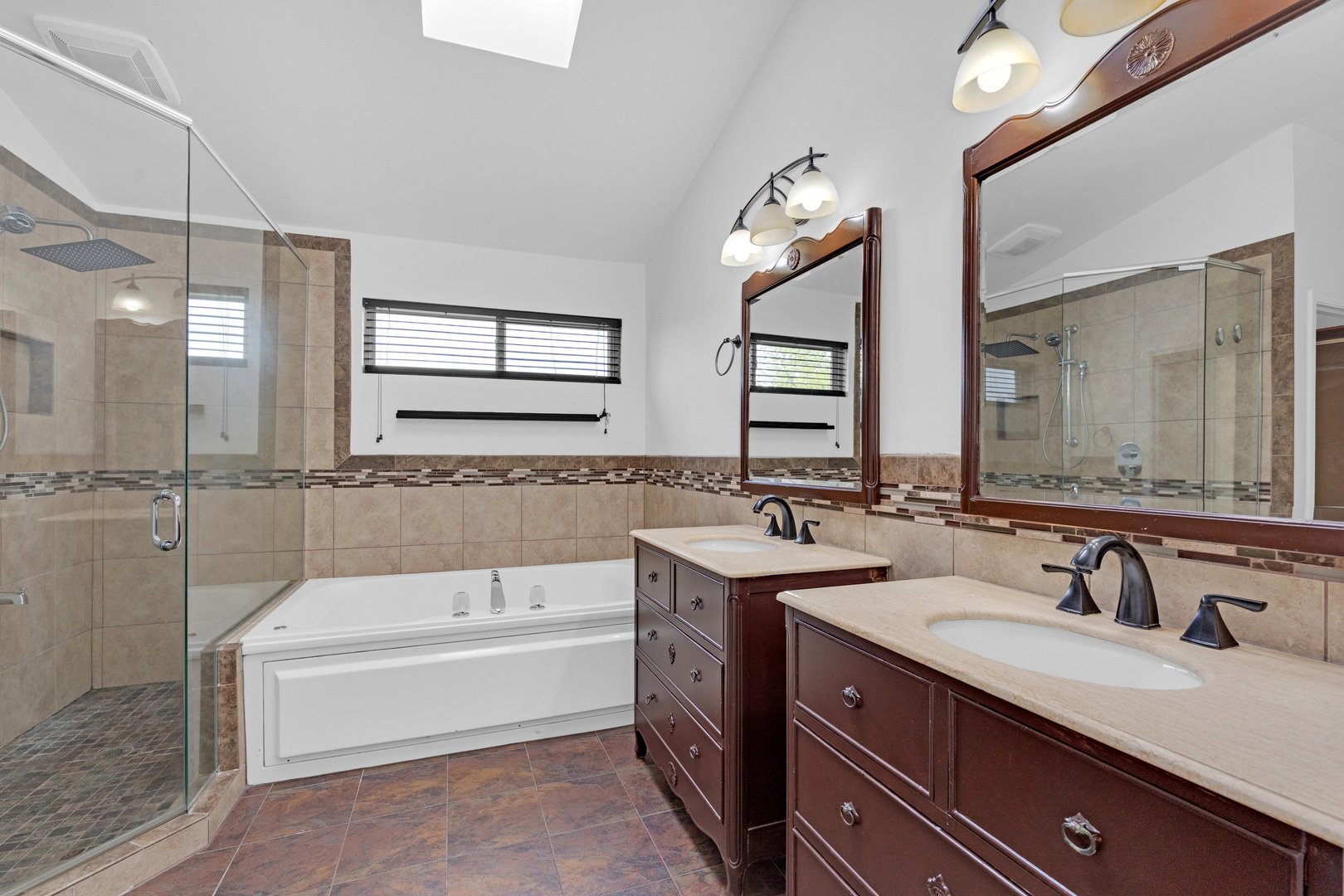 1171 HEAVENS GATE, Lake In The Hills, IL 60156