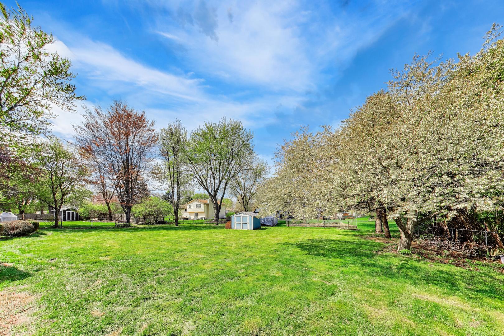 525 Skyline Drive, Algonquin, IL 60102