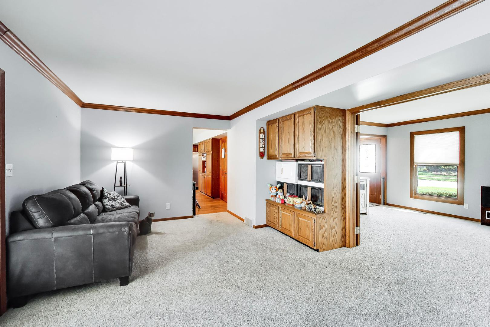525 Skyline Drive, Algonquin, IL 60102