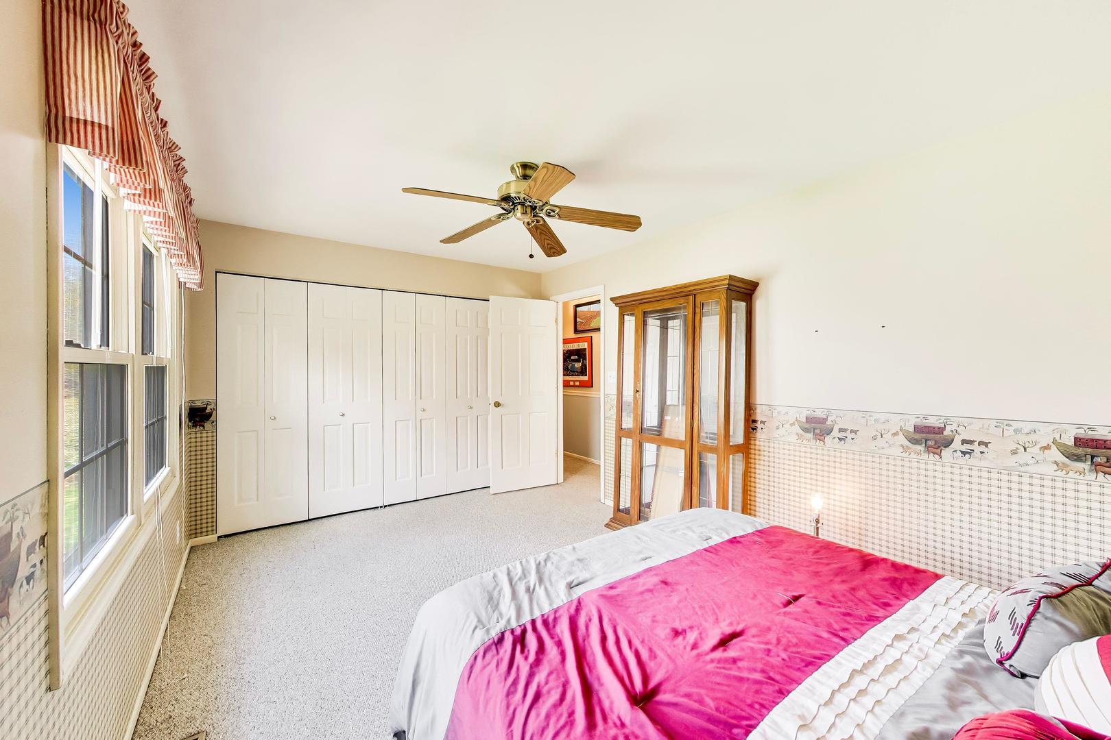 525 Skyline Drive, Algonquin, IL 60102