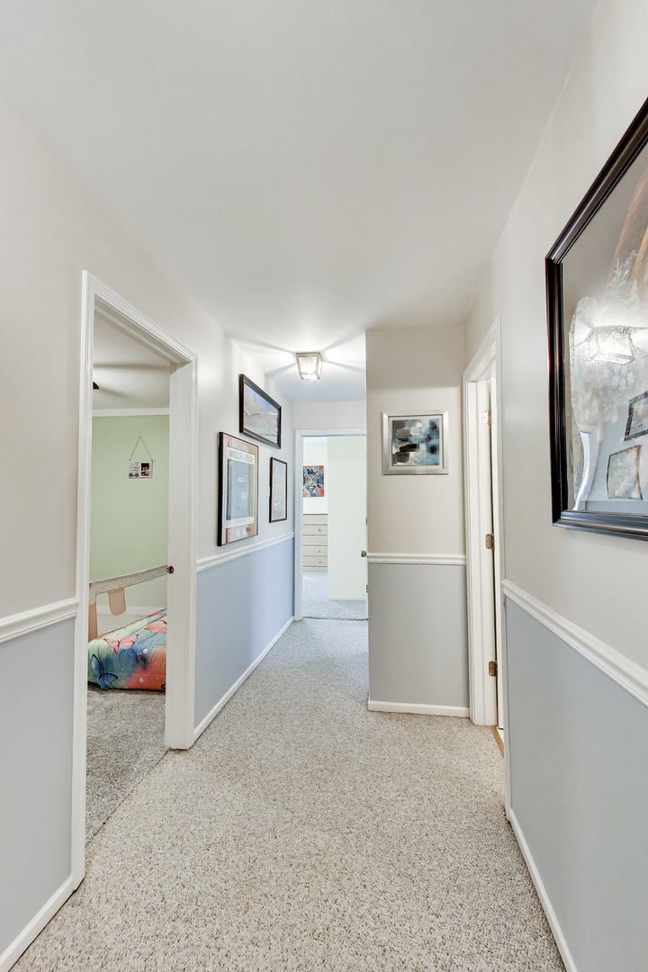 525 Skyline Drive, Algonquin, IL 60102