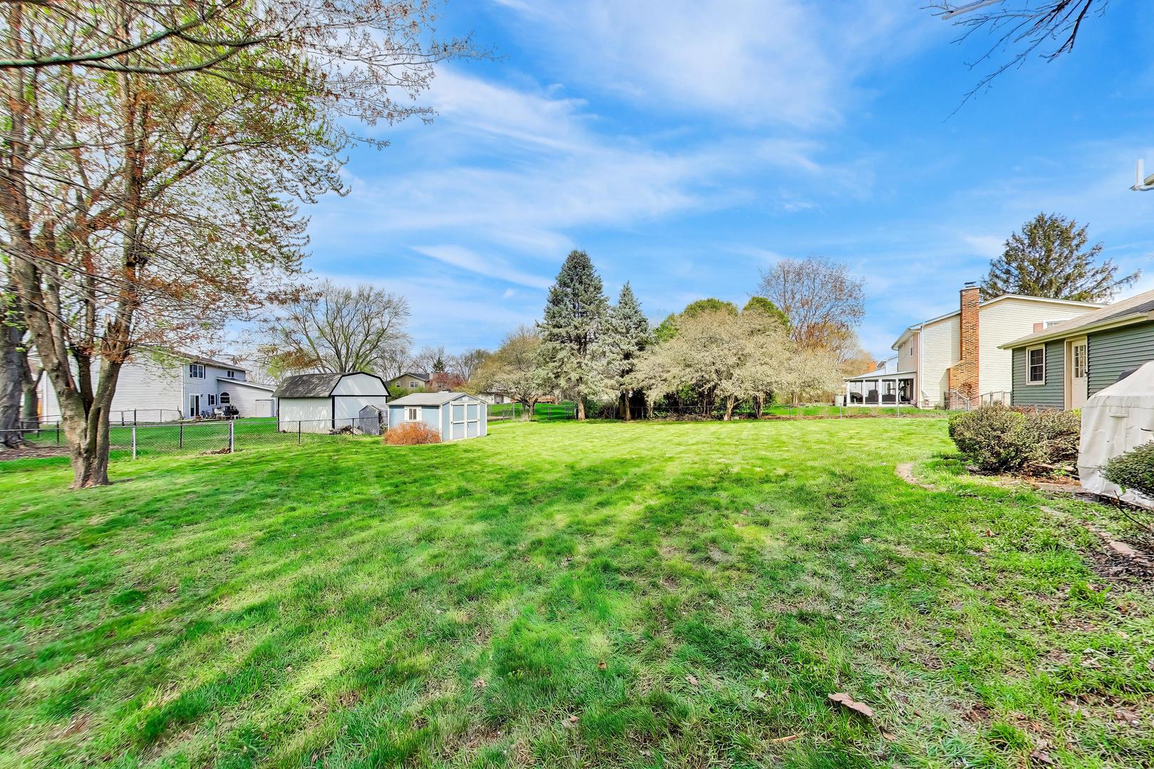 525 Skyline Drive, Algonquin, IL 60102