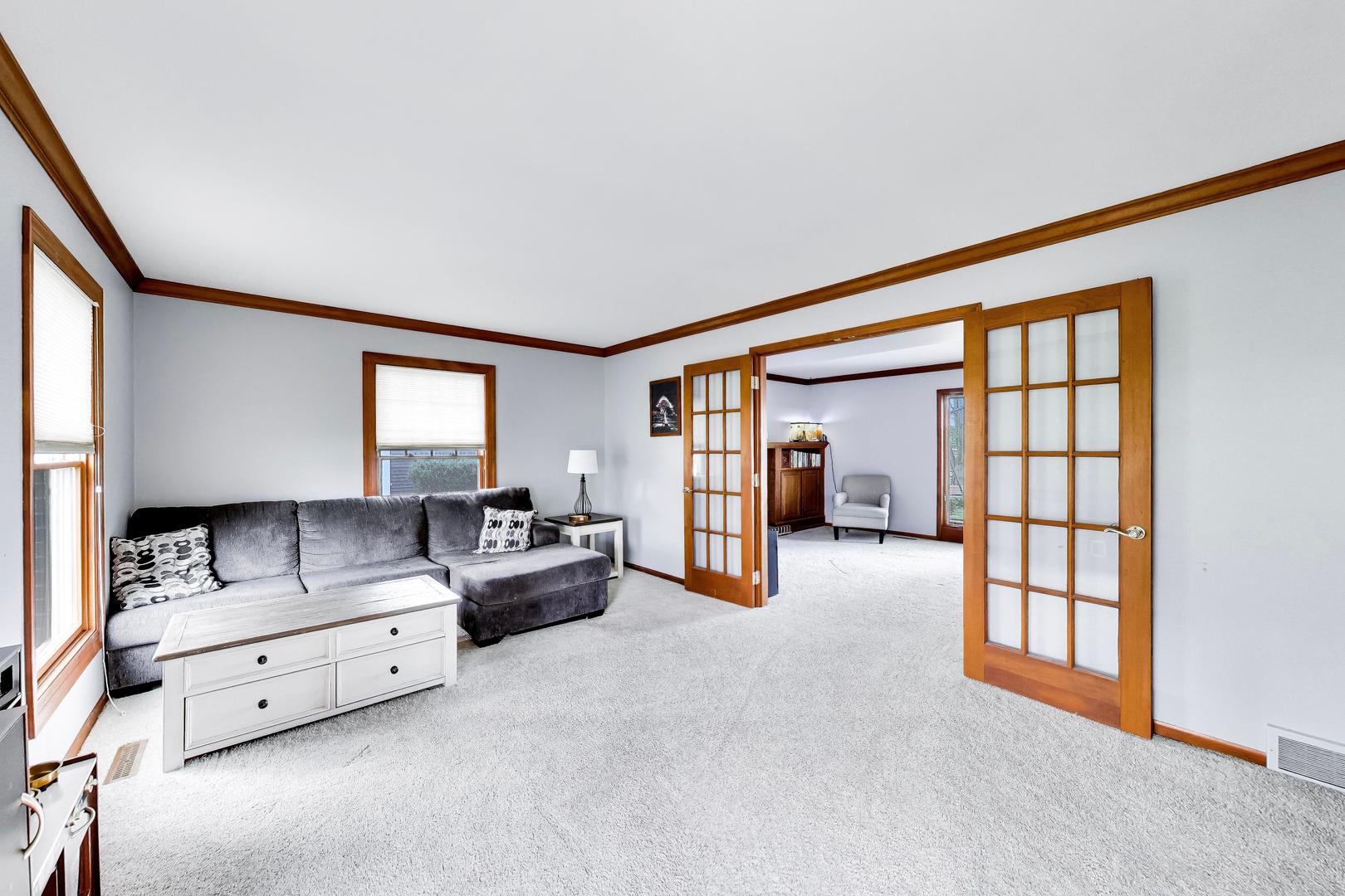 525 Skyline Drive, Algonquin, IL 60102