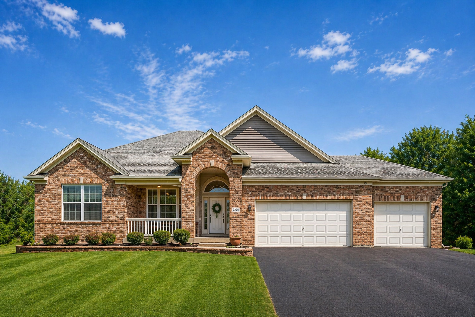 1235 Mallard Lane, Hoffman Estates, IL 60192