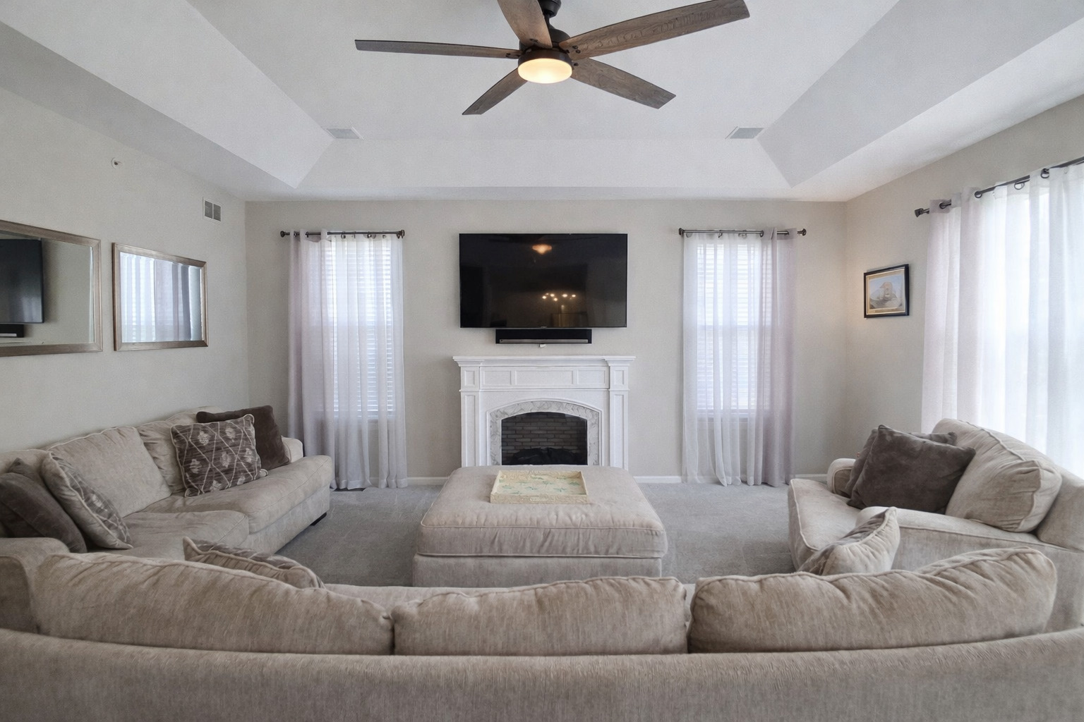 1235 Mallard Lane, Hoffman Estates, IL 60192