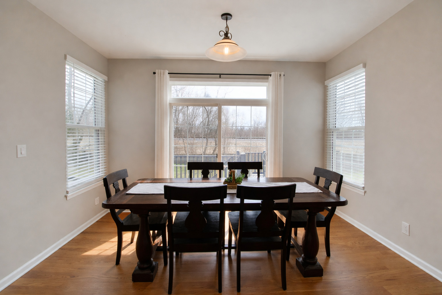 1235 Mallard Lane, Hoffman Estates, IL 60192