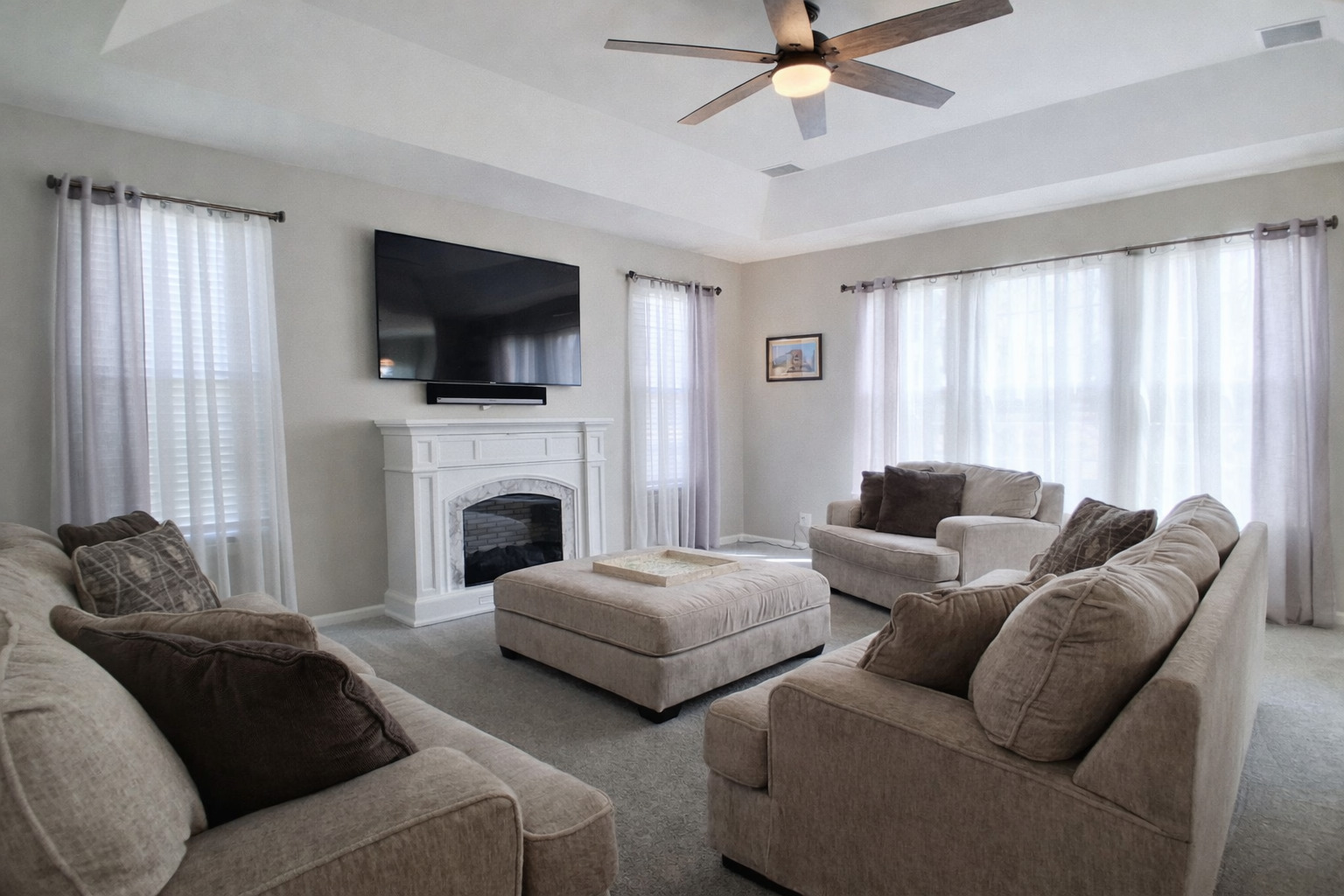 1235 Mallard Lane, Hoffman Estates, IL 60192