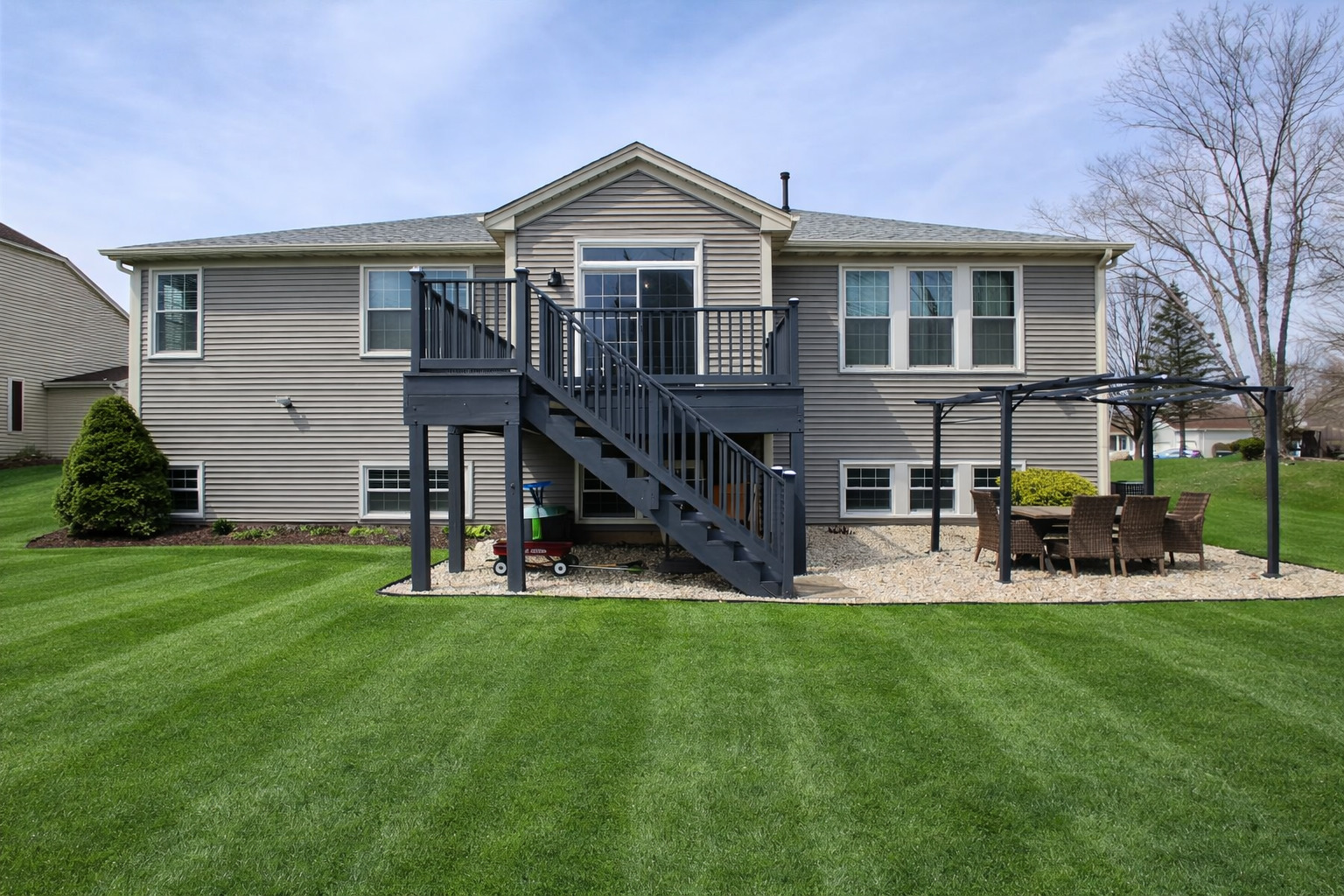 1235 Mallard Lane, Hoffman Estates, IL 60192