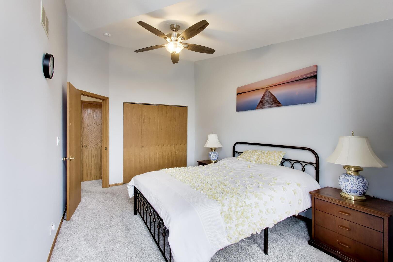 943 W Essex Place, Arlington Heights, IL 60004