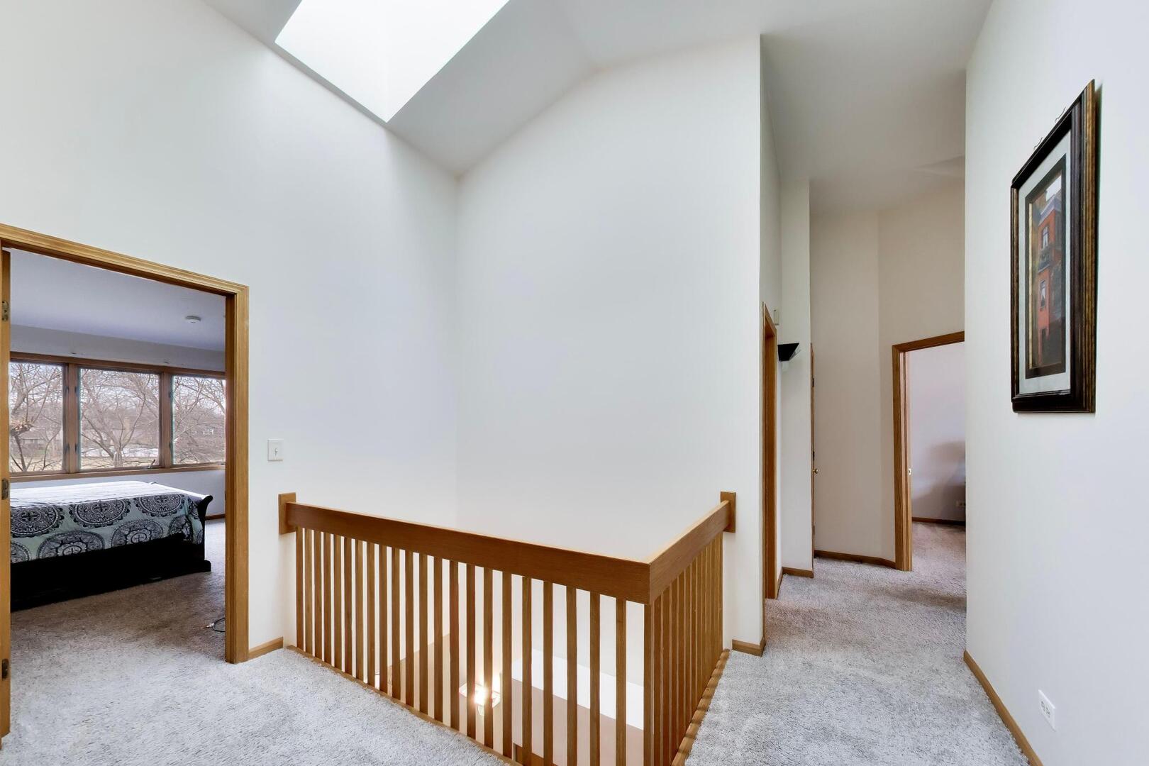 943 W Essex Place, Arlington Heights, IL 60004