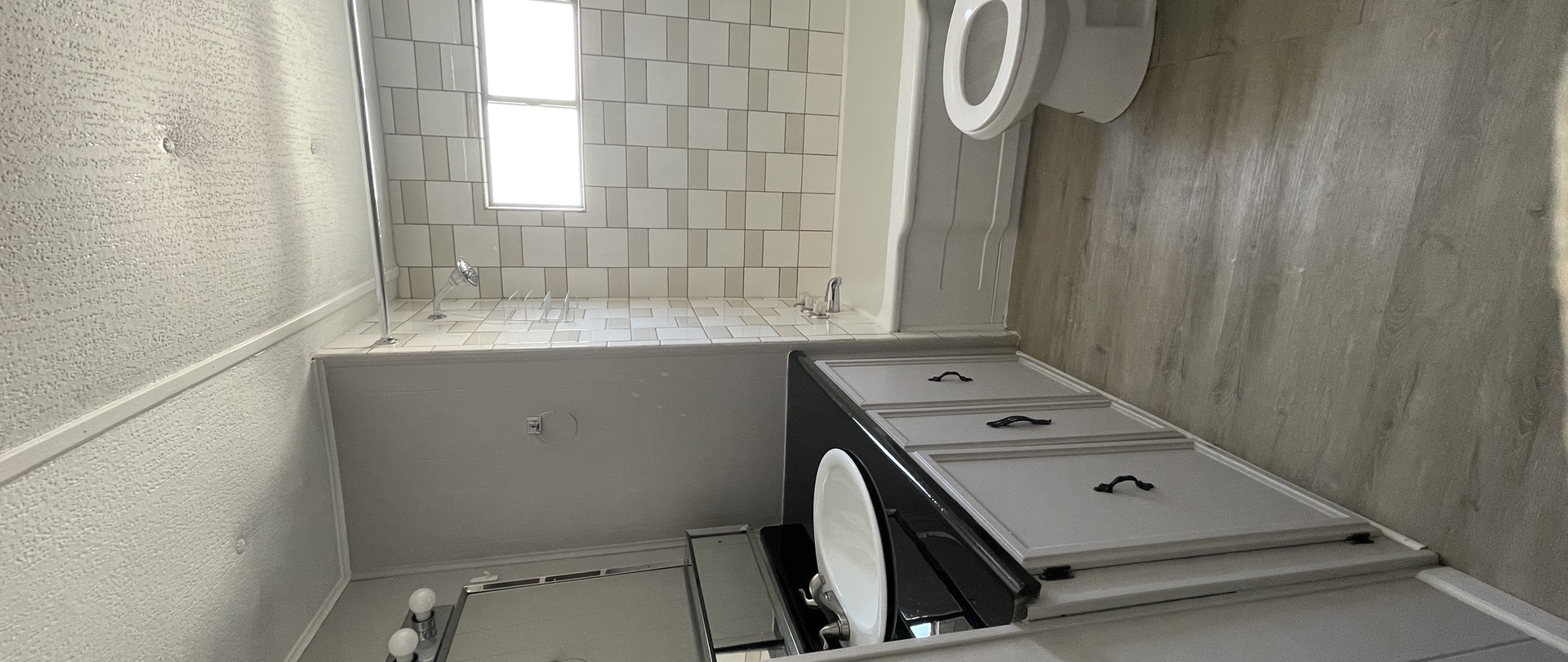 2993 Curtis Street #B24, Des Plaines, IL 60018