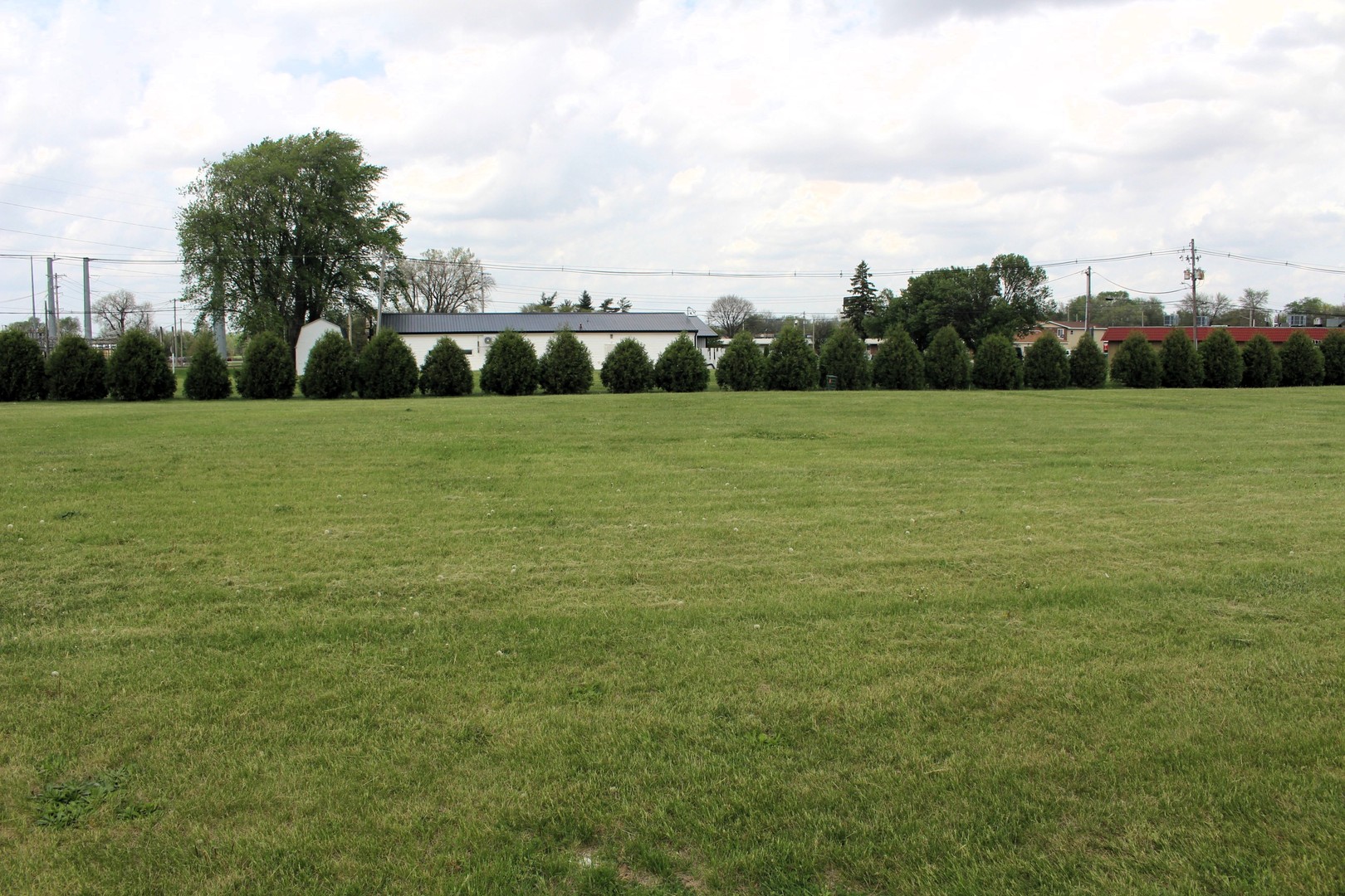 28 Liberty Lane, Clinton, IL 61727