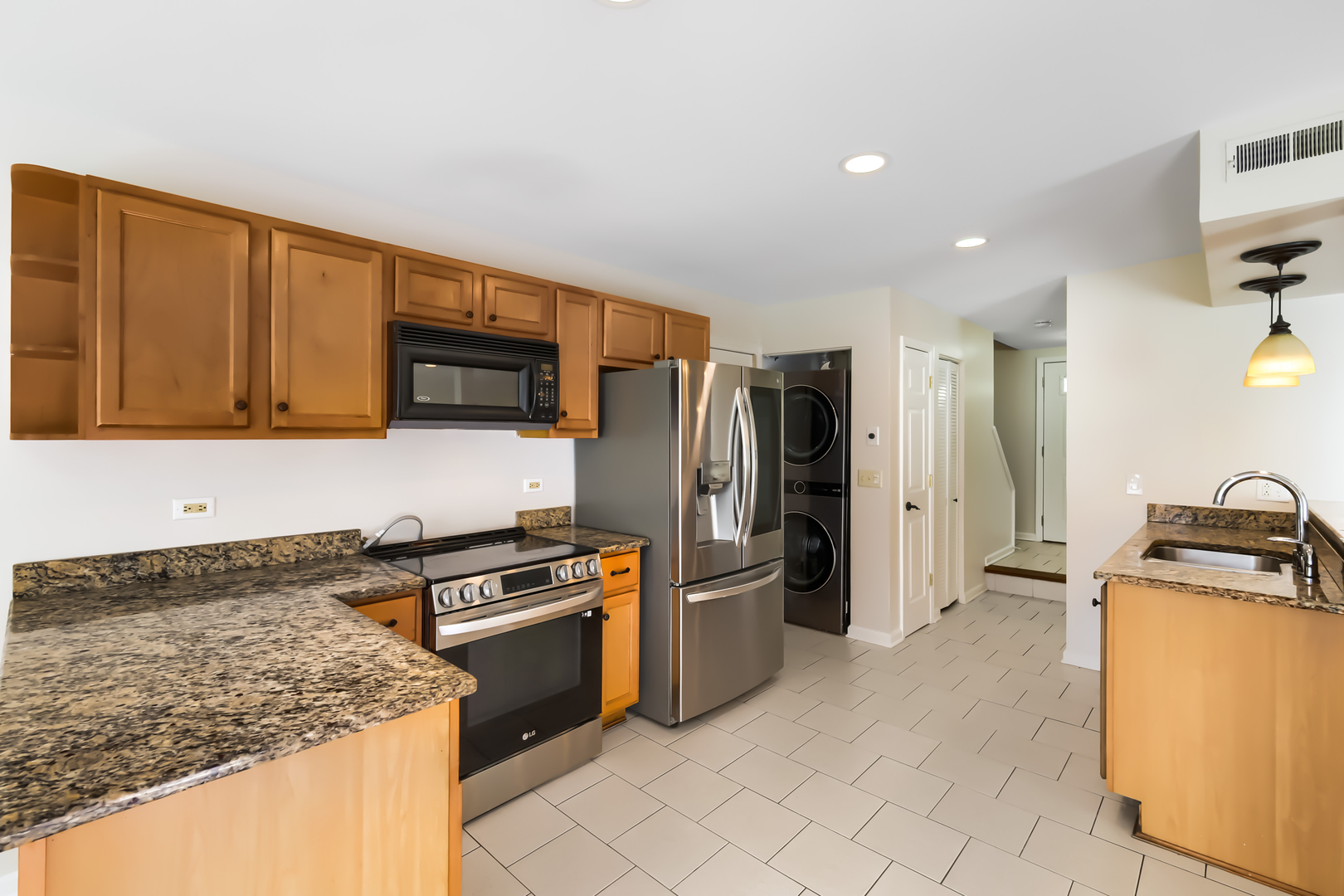 2474 Sunlight Court, Aurora, IL 60502