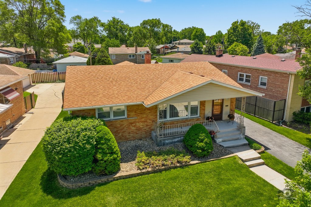 5233 Oak Center Drive, Oak Lawn, IL 60453
