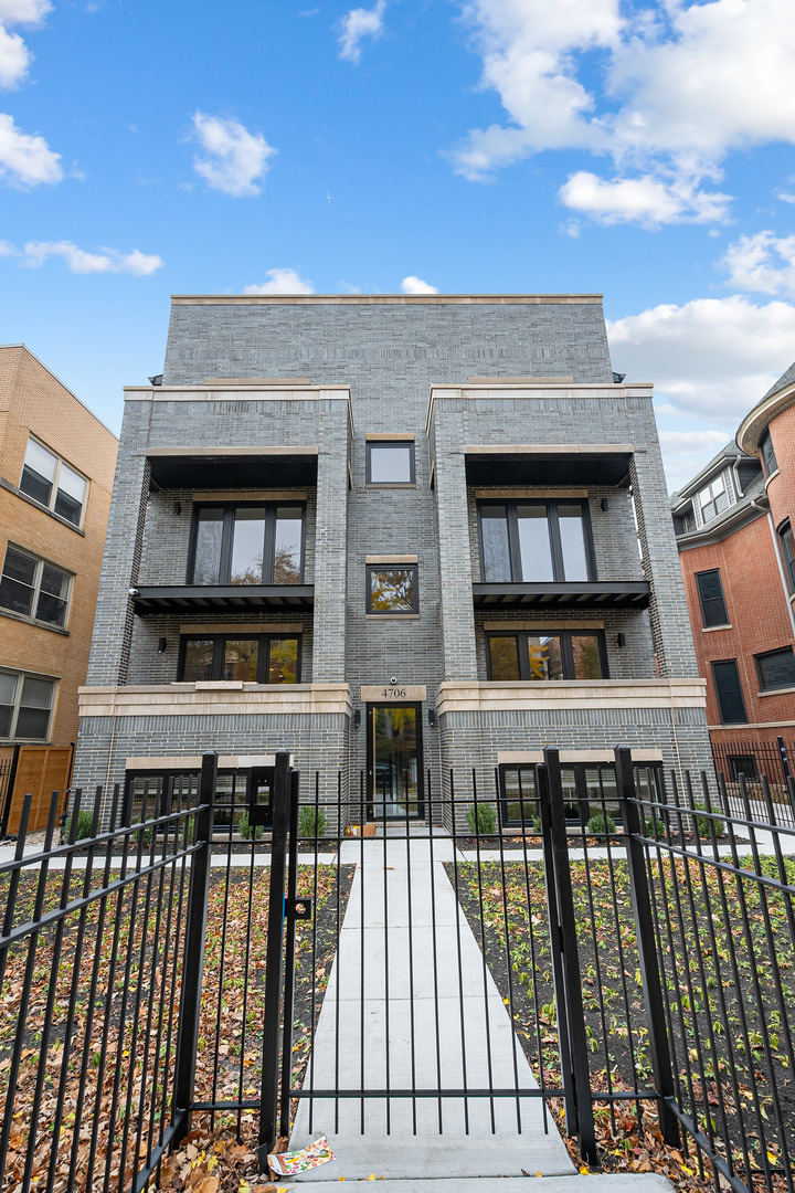 4706 N Malden Street #3North, Chicago, IL 60640