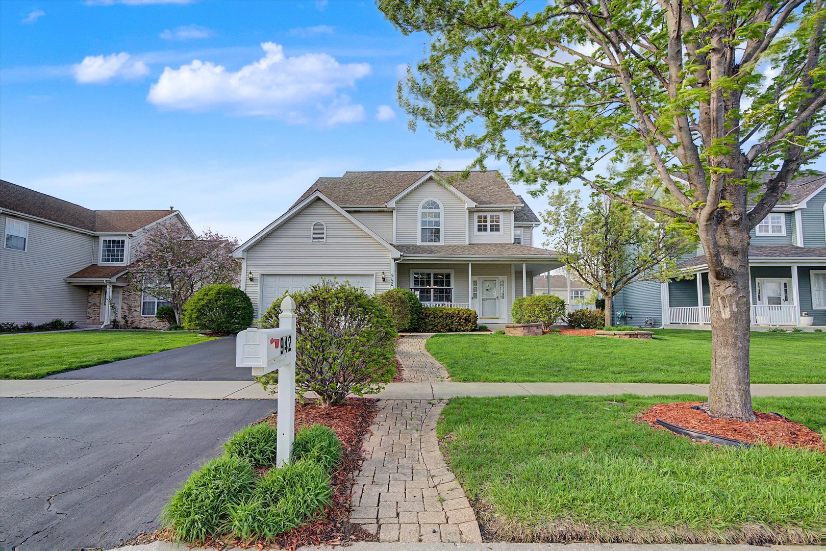 942 Brassfield Avenue, Romeoville, IL 60446