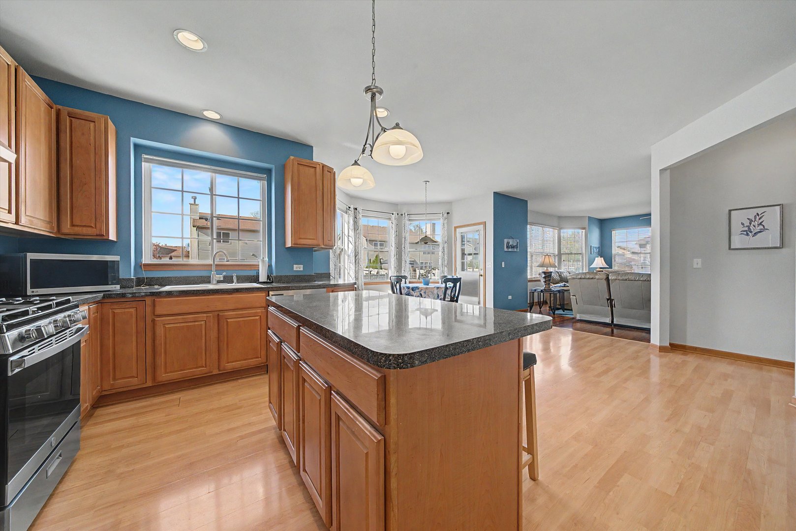 942 Brassfield Avenue, Romeoville, IL 60446