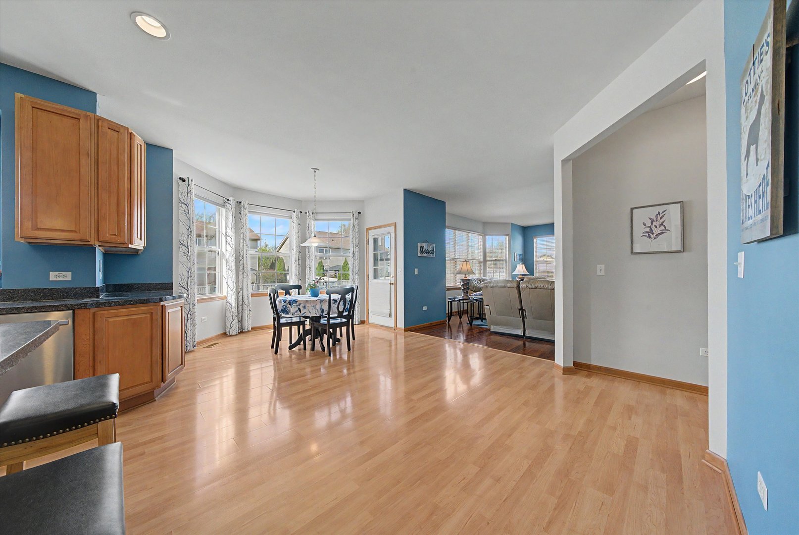 942 Brassfield Avenue, Romeoville, IL 60446