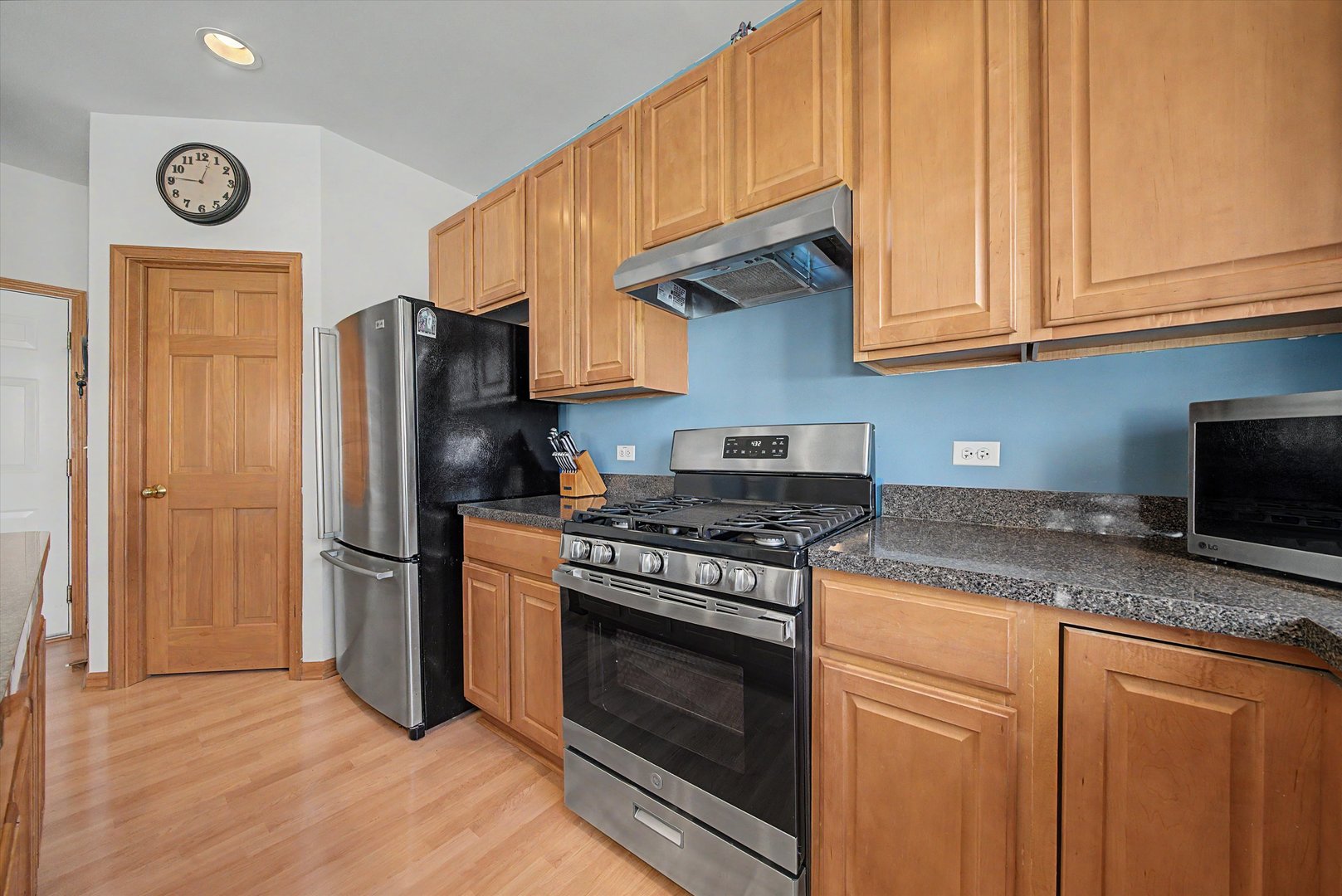 942 Brassfield Avenue, Romeoville, IL 60446