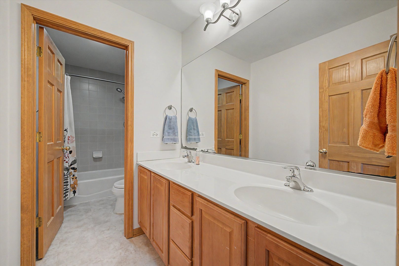 942 Brassfield Avenue, Romeoville, IL 60446